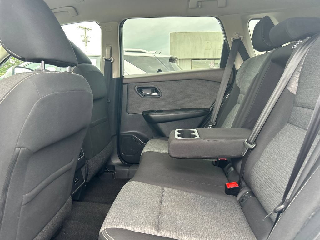 Used 2022 Nissan Rogue SV AWD/4WD image 34