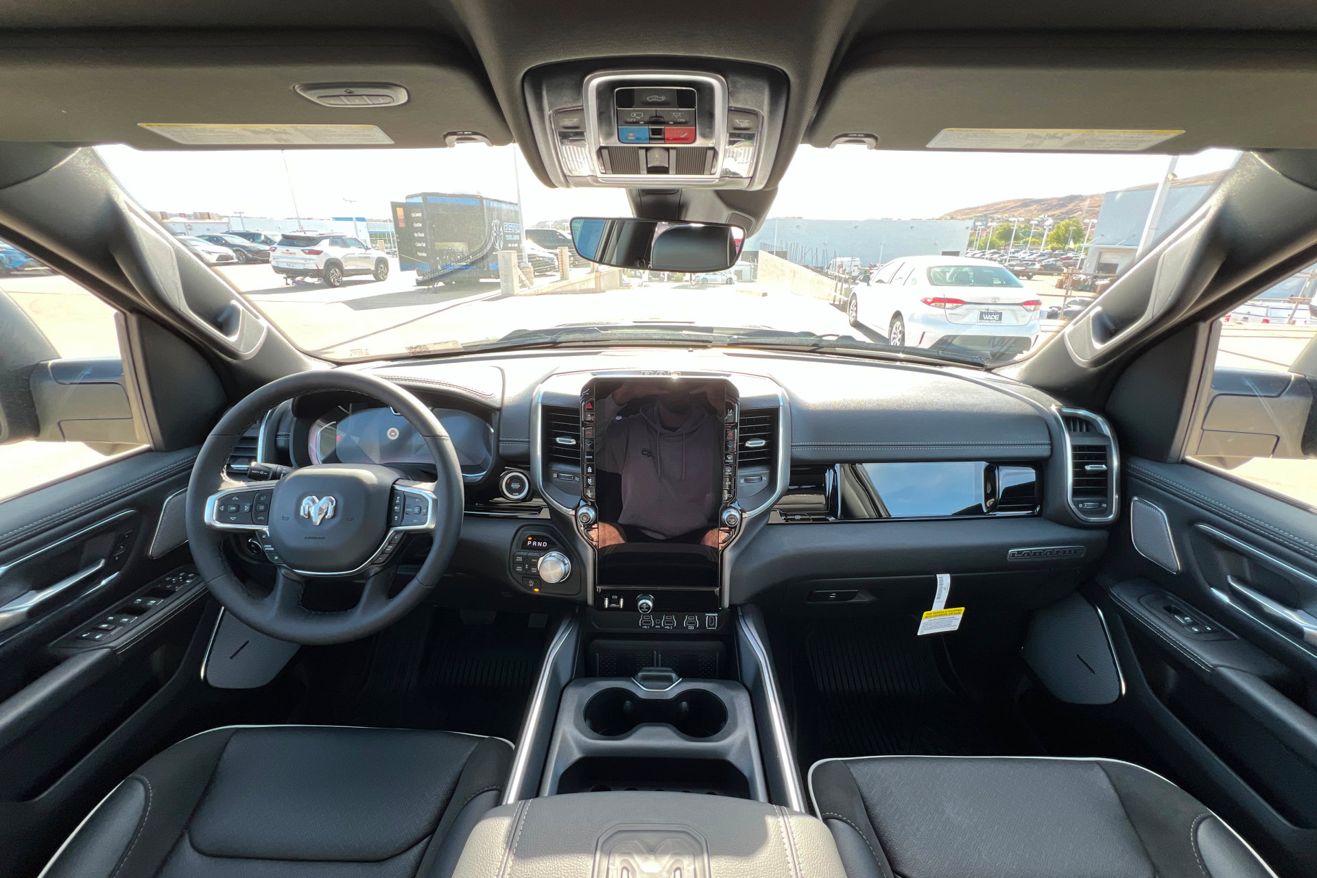 New 2026 RAM 1500 Laramie AWD/4WD image 9