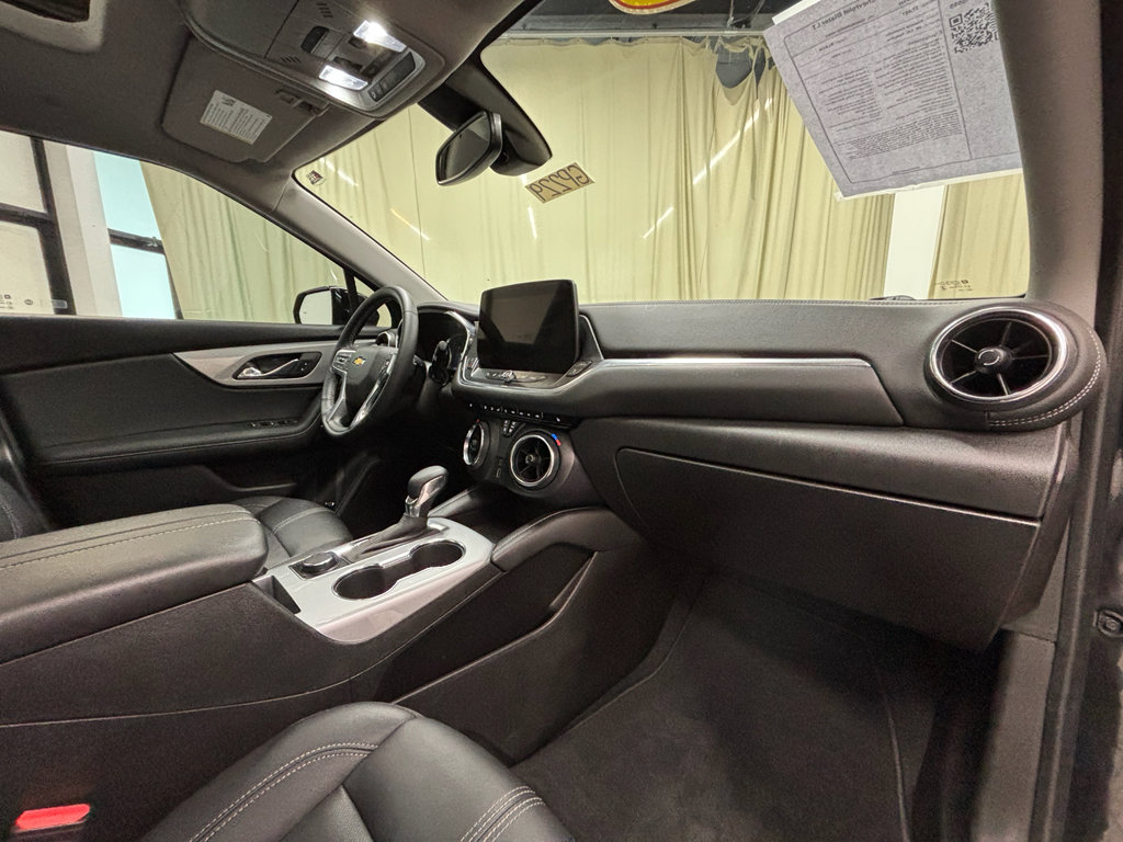 Certified 2024 Chevrolet Blazer LT w/ Midnight/Sport Edition FWD image 17
