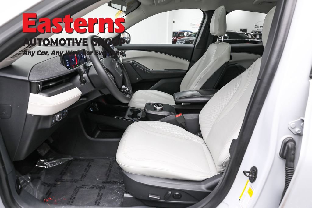Used 2022 Ford Mustang Mach-E Premium image 13