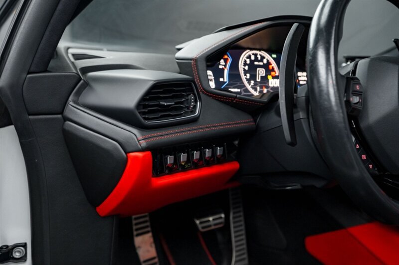Used 2021 Lamborghini Huracan EVO RWD image 24