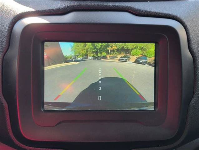 Used 2020 Jeep Renegade Latitude FWD image 16