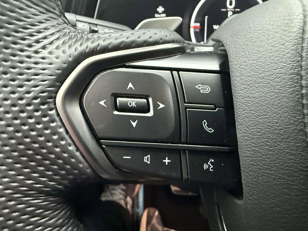 Used 2025 Lexus TX 500h AWD w/ Technology Package image 20