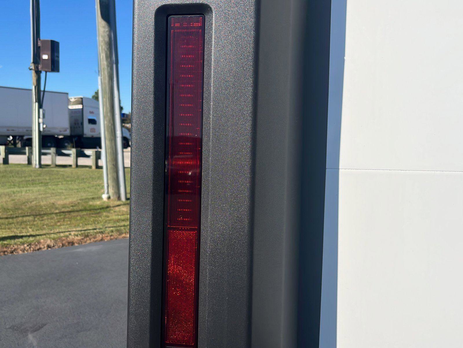 New 2025 Chevrolet Brightdrop 400 w/ Battery Pack, Max Range image 10