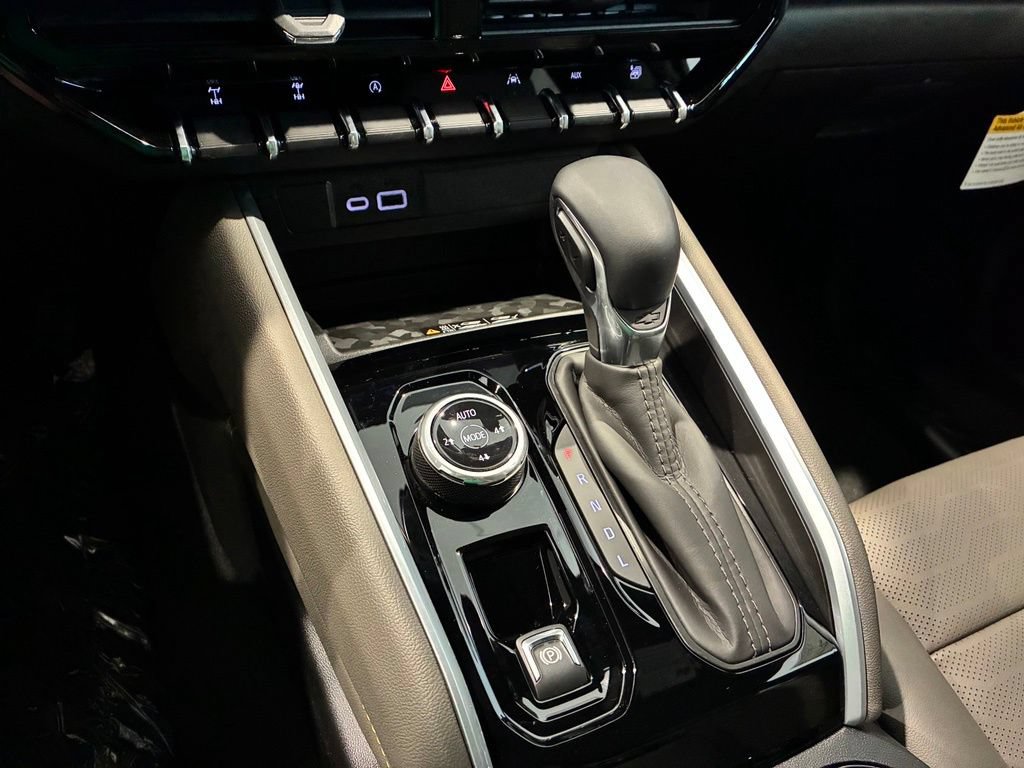 New 2026 Chevrolet Colorado ZR2 AWD/4WD image 16