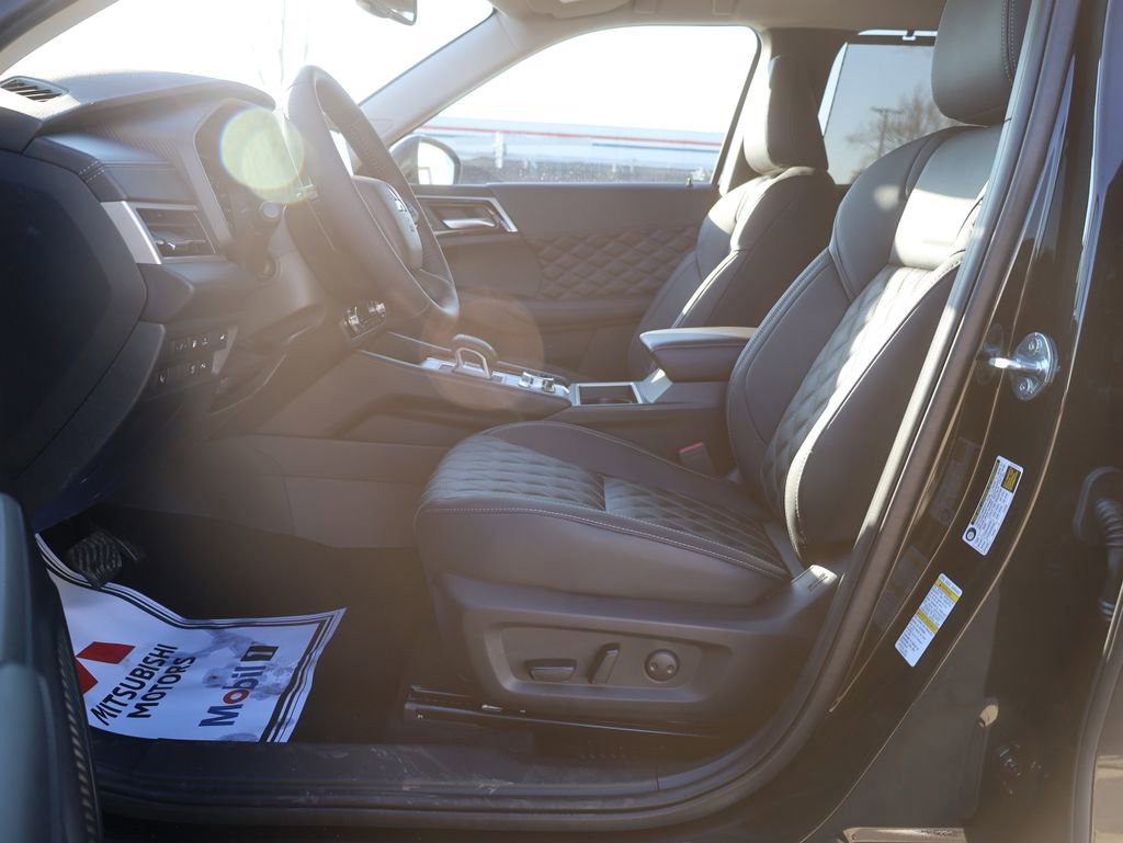 New 2025 Mitsubishi Outlander SEL image 26
