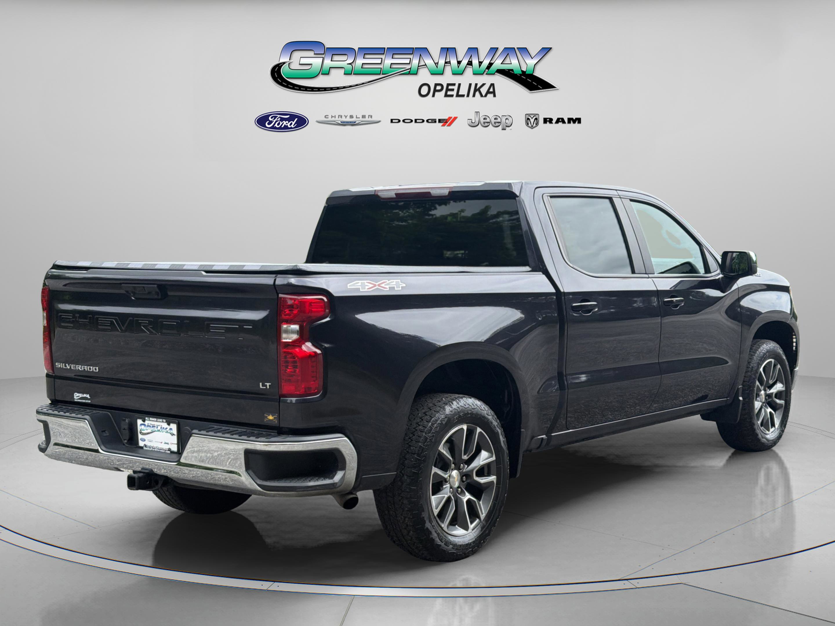Used 2022 Chevrolet Silverado 1500 LT AWD/4WD image 11