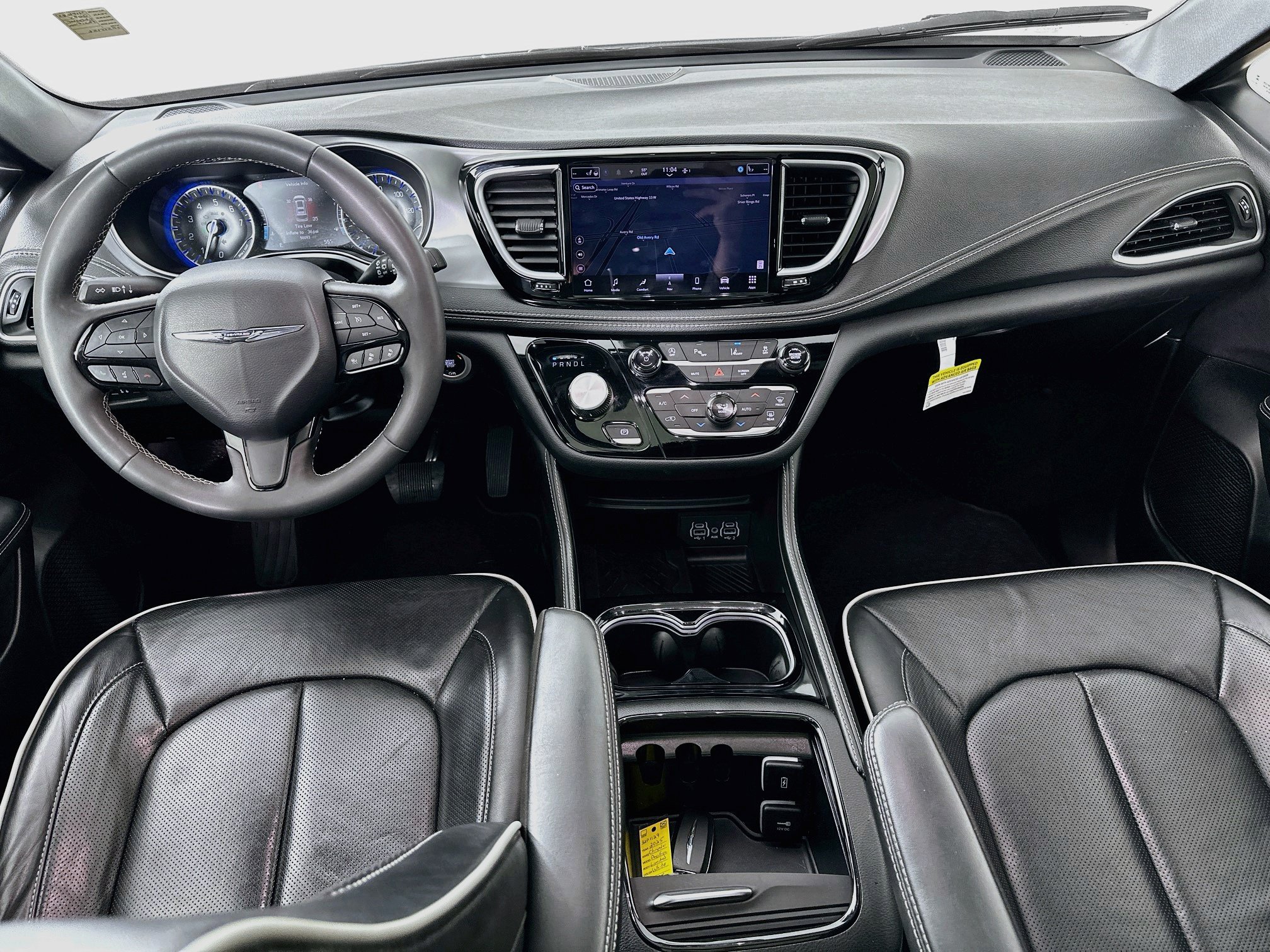 Used 2025 Chrysler Pacifica Limited FWD image 28