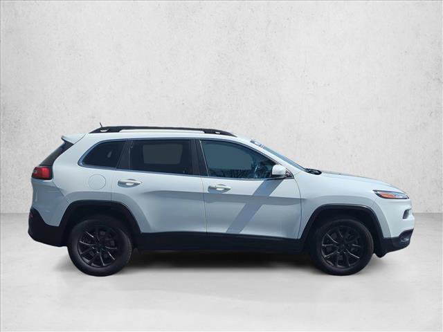 Used 2018 Jeep Cherokee Latitude Plus image 4