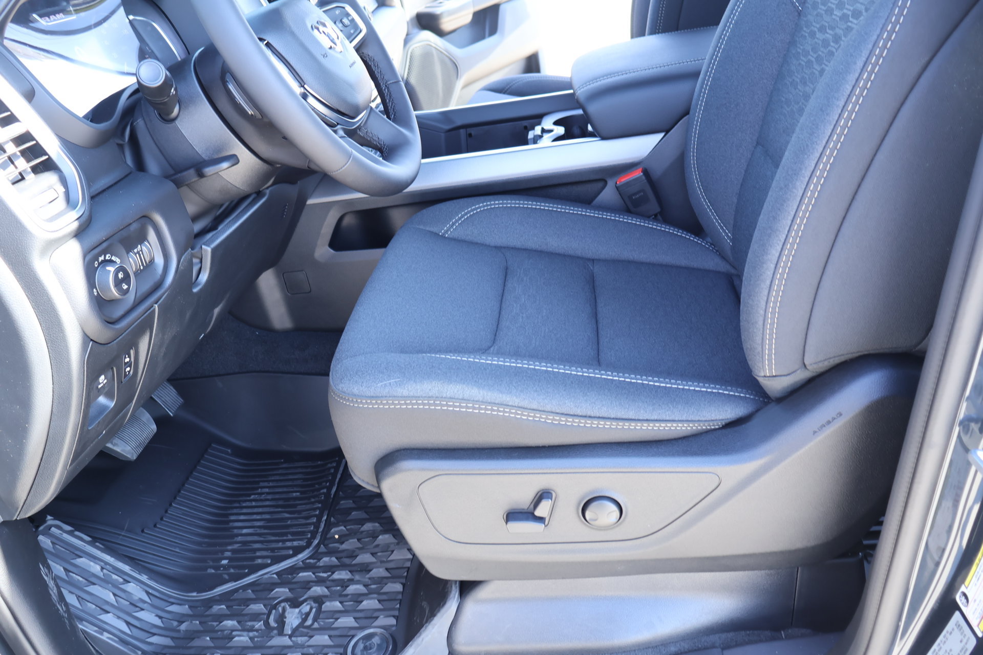 New 2026 RAM 1500 Big Horn AWD/4WD image 12