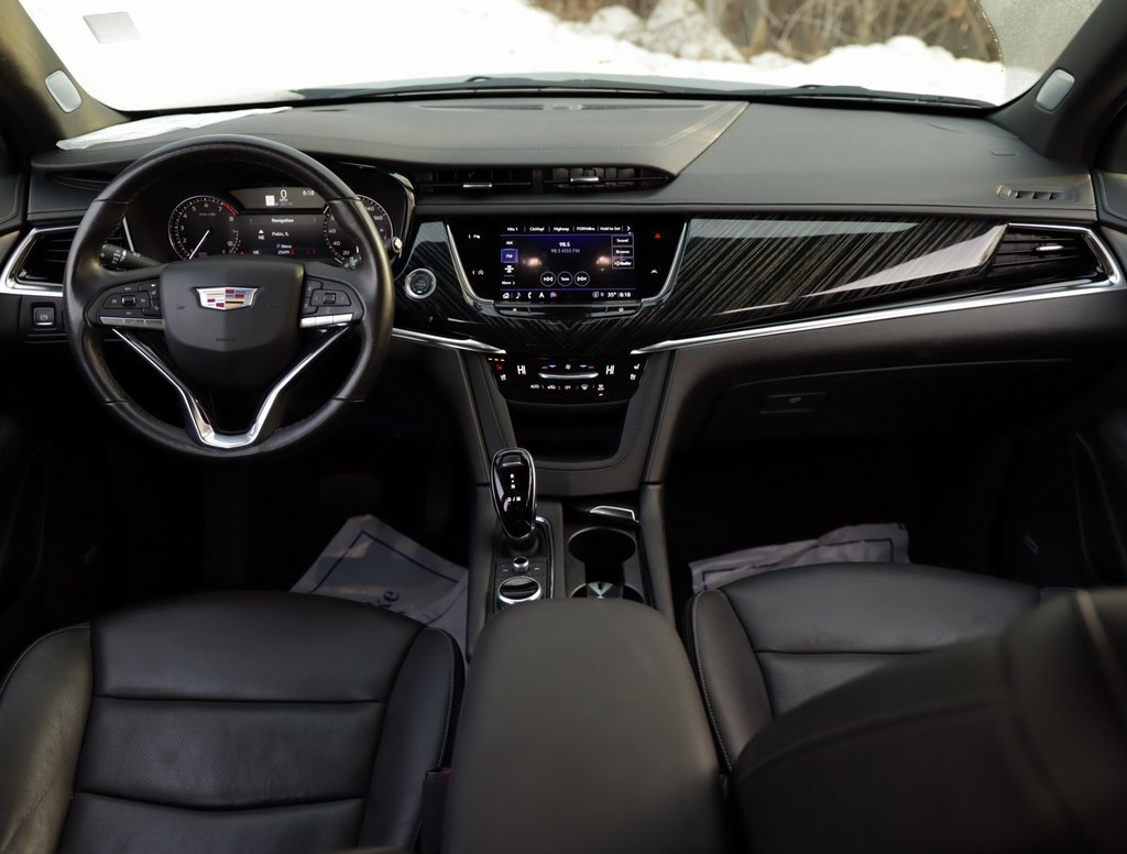 Used 2025 Cadillac XT6 Premium Luxury image 21