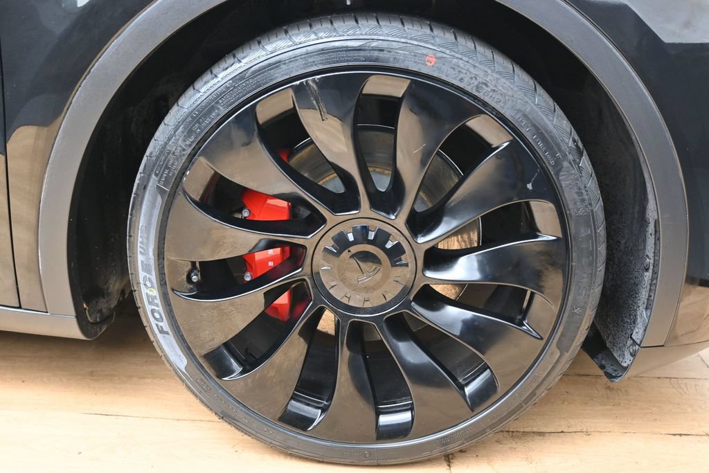 Used 2024 Tesla Model Y Performance AWD/4WD image 13