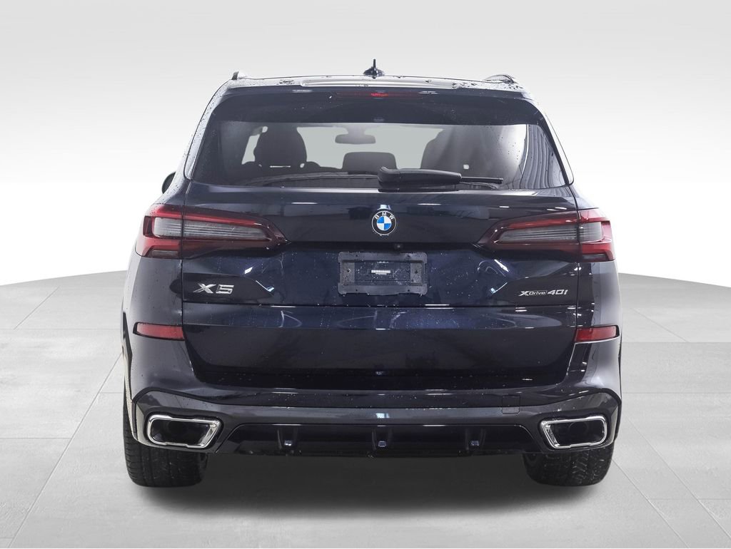 Used 2022 BMW X5 xDrive40i w/ M Sport Package image 4