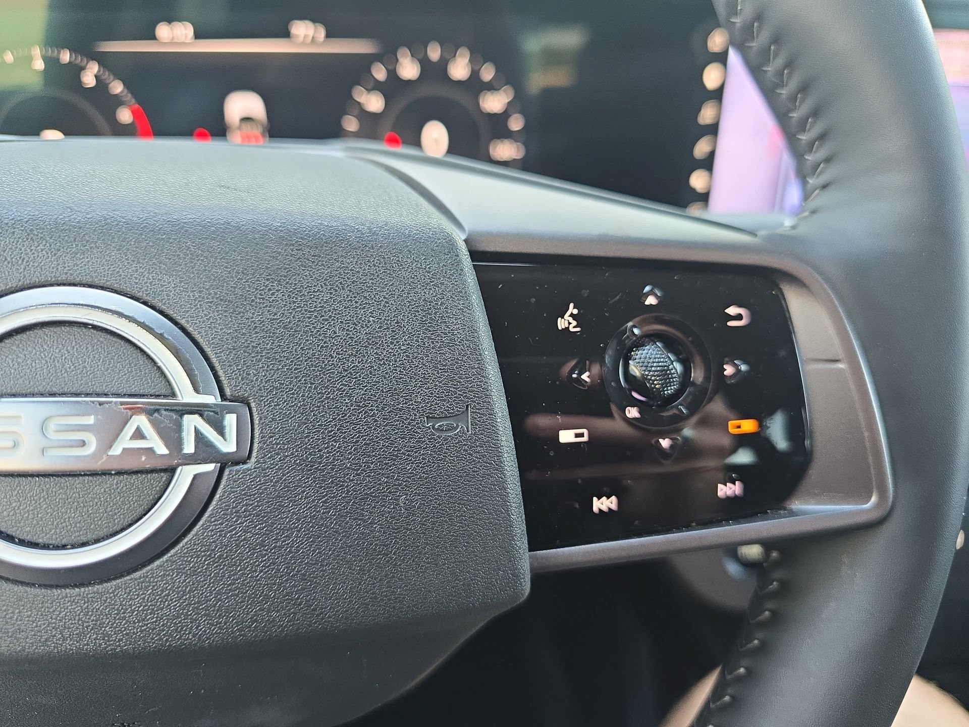 Used 2025 Nissan Murano SL AWD/4WD image 18
