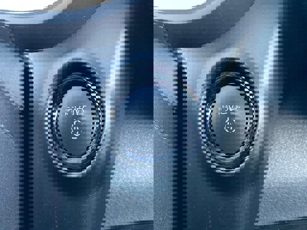 Certified 2025 Toyota Sienna XSE image 21