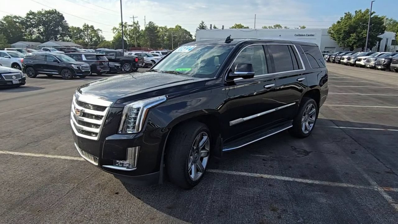 Used 2016 Cadillac Escalade Luxury AWD/4WD image 4