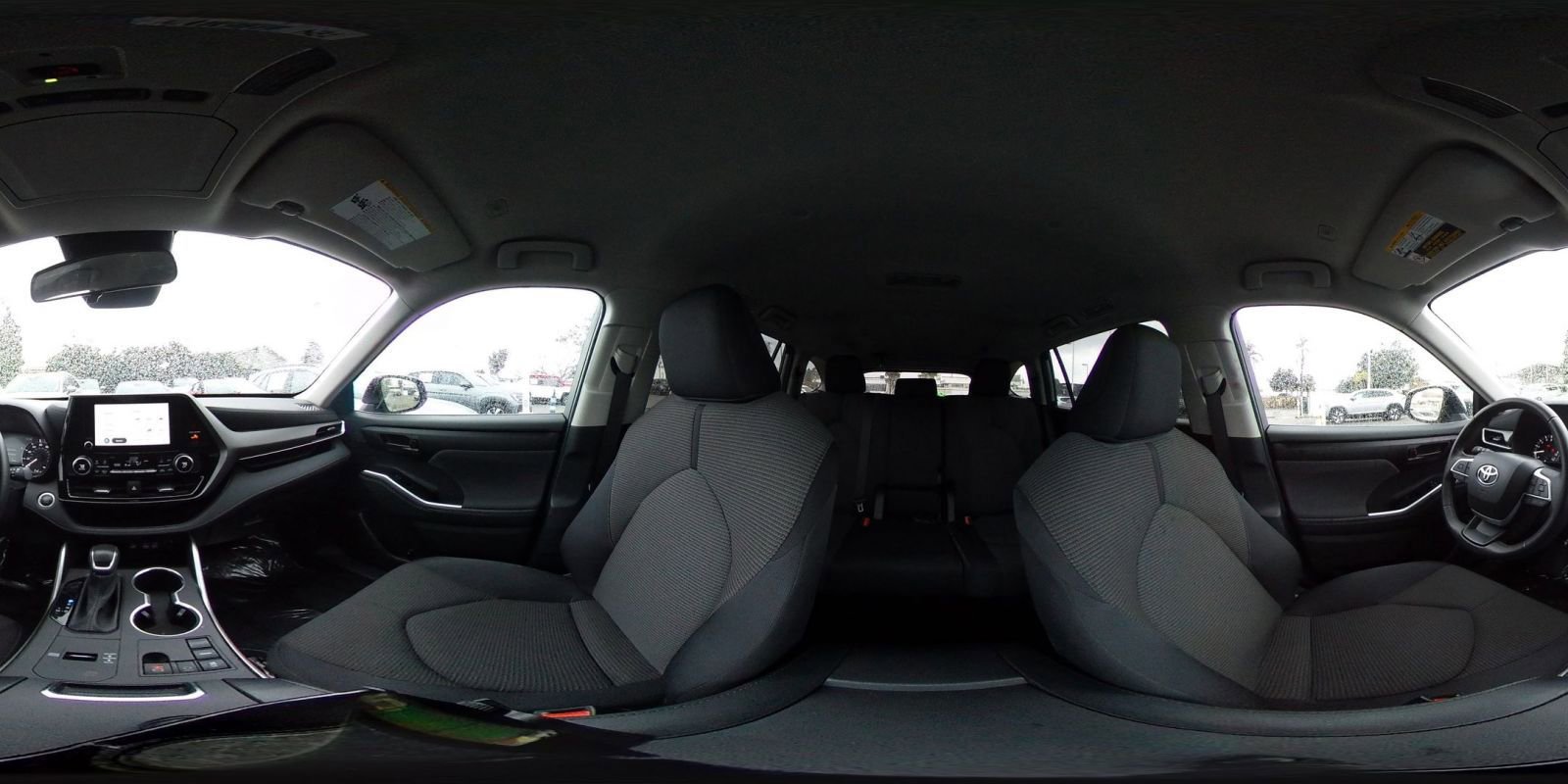 Used 2025 Toyota Highlander LE image 44