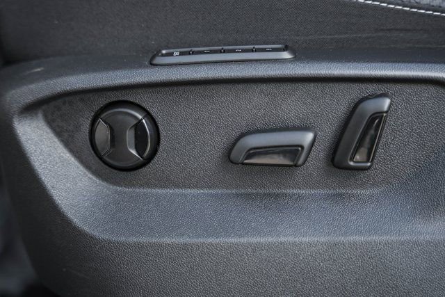 Used 2021 Volkswagen Atlas Cross Sport SEL image 37