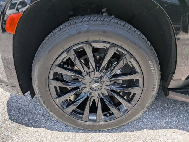 Used 2024 Cadillac Escalade ESV Premium Luxury AWD/4WD image 11