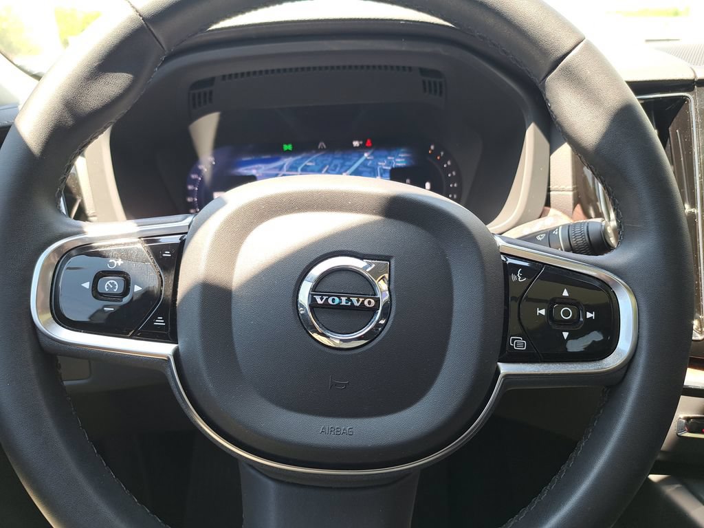 Used 2024 Volvo XC60 B5 Ultimate AWD/4WD image 11
