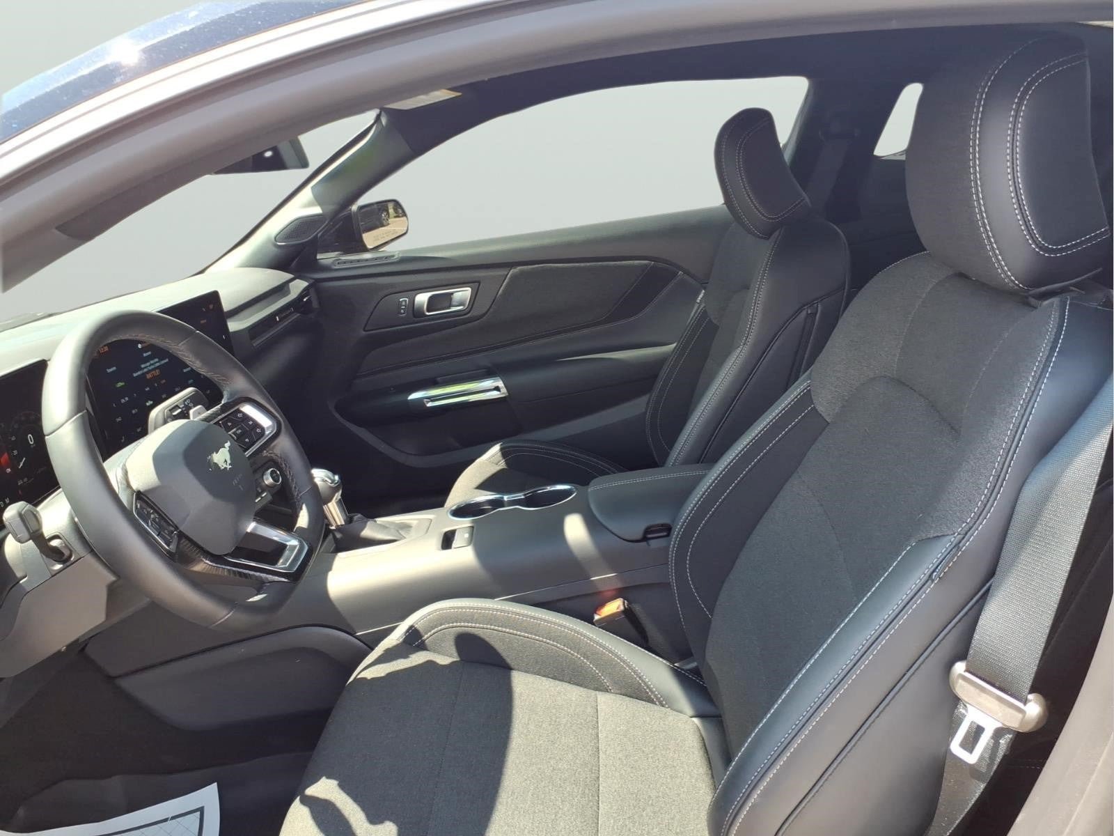 Used 2025 Ford Mustang GT RWD image 9