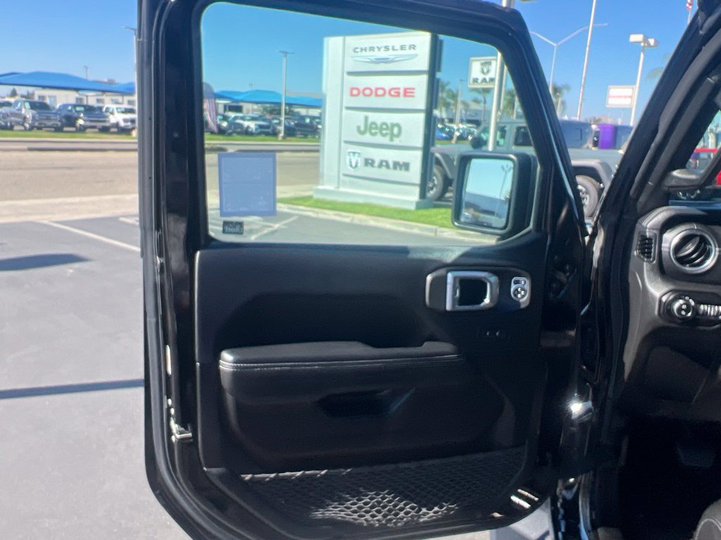Used 2022 Jeep Gladiator Overland w/ Popular Equipment Package AWD/4WD image 30