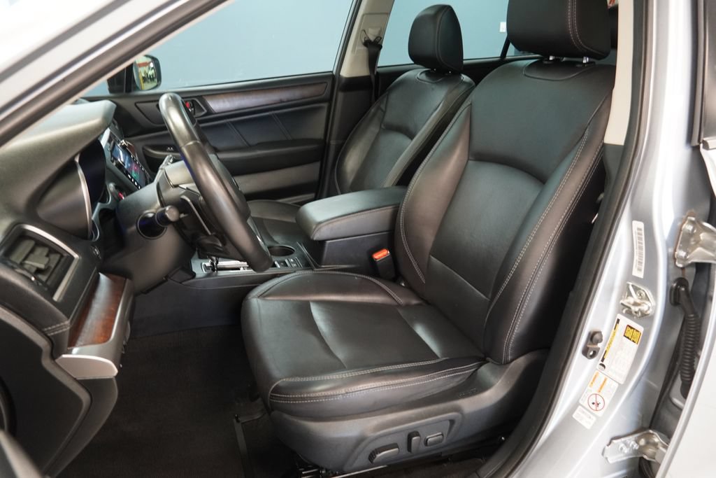 Used 2018 Subaru Outback 3.6R Limited AWD/4WD image 3