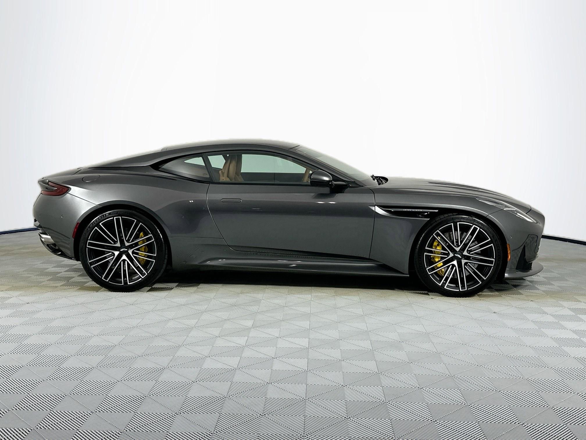 Used 2024 Aston Martin DB12 Coupe image 14