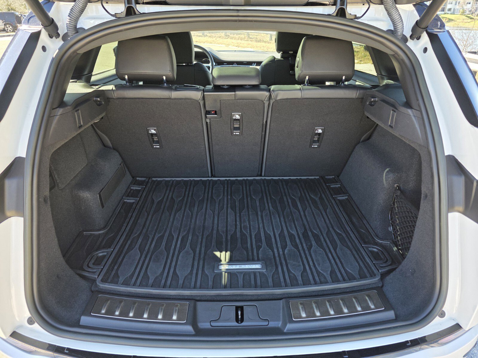 Used 2023 Land Rover Range Rover Evoque R-Dynamic S image 21