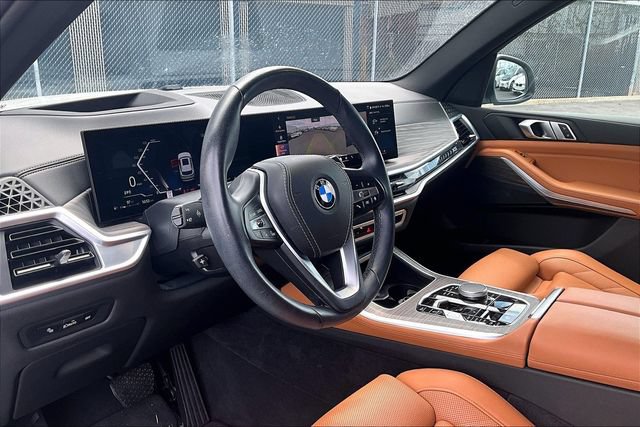 Used 2024 BMW X5 xDrive40i w/ Parking Assistance Package AWD/4WD image 12