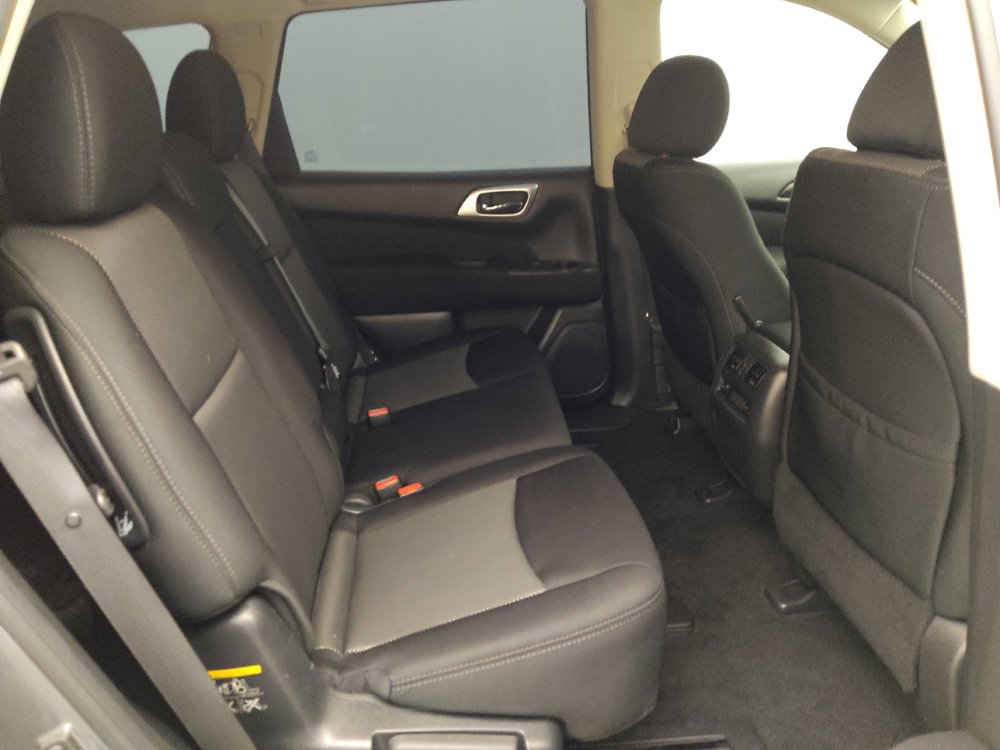 Used 2017 Nissan Pathfinder SV FWD image 19
