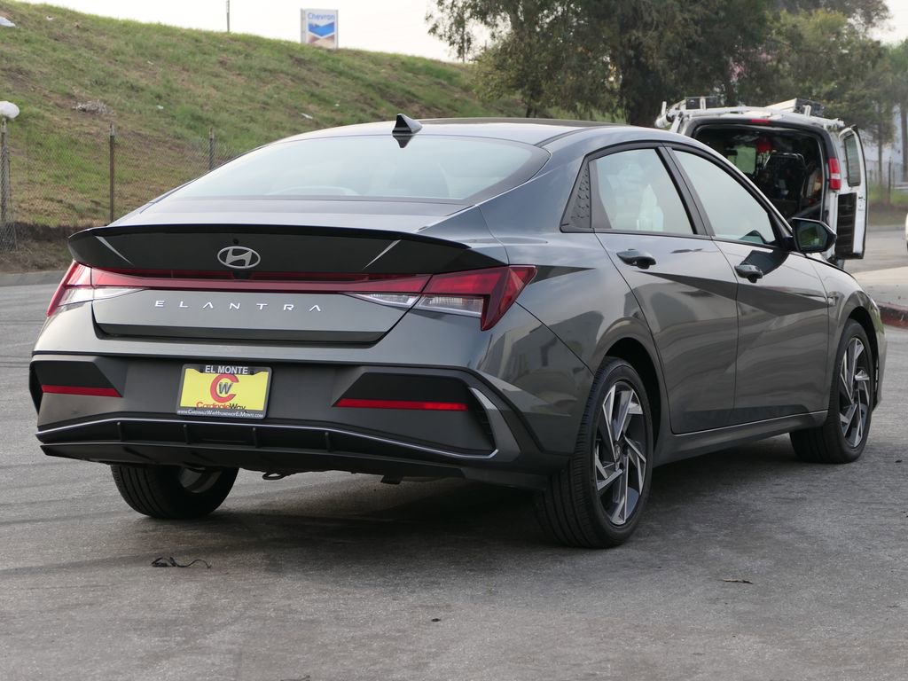 Certified 2025 Hyundai Elantra Sport image 2