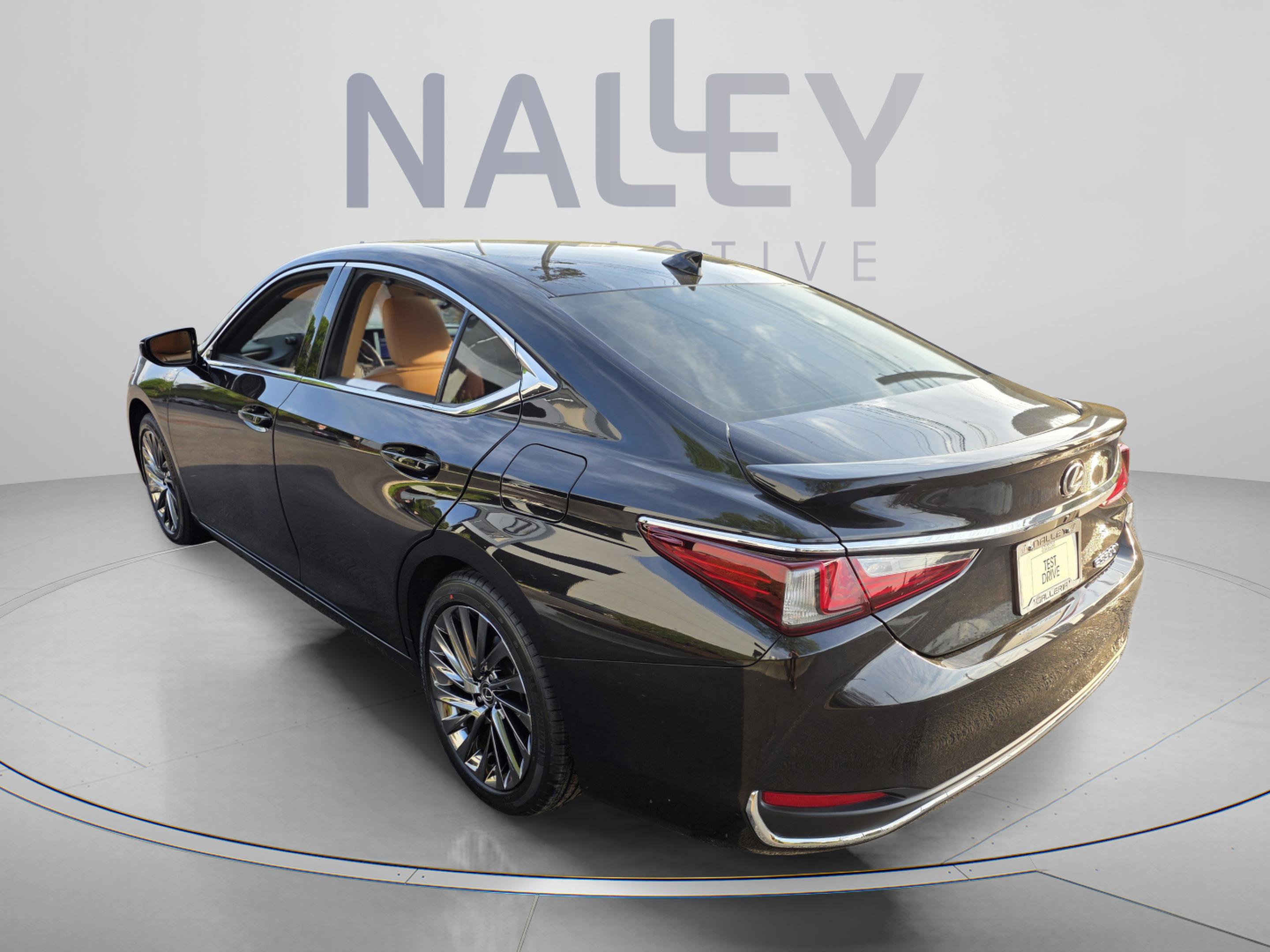 Used 2024 Lexus ES 300h Ultra Luxury w/ Accessory Package (Z1) image 3