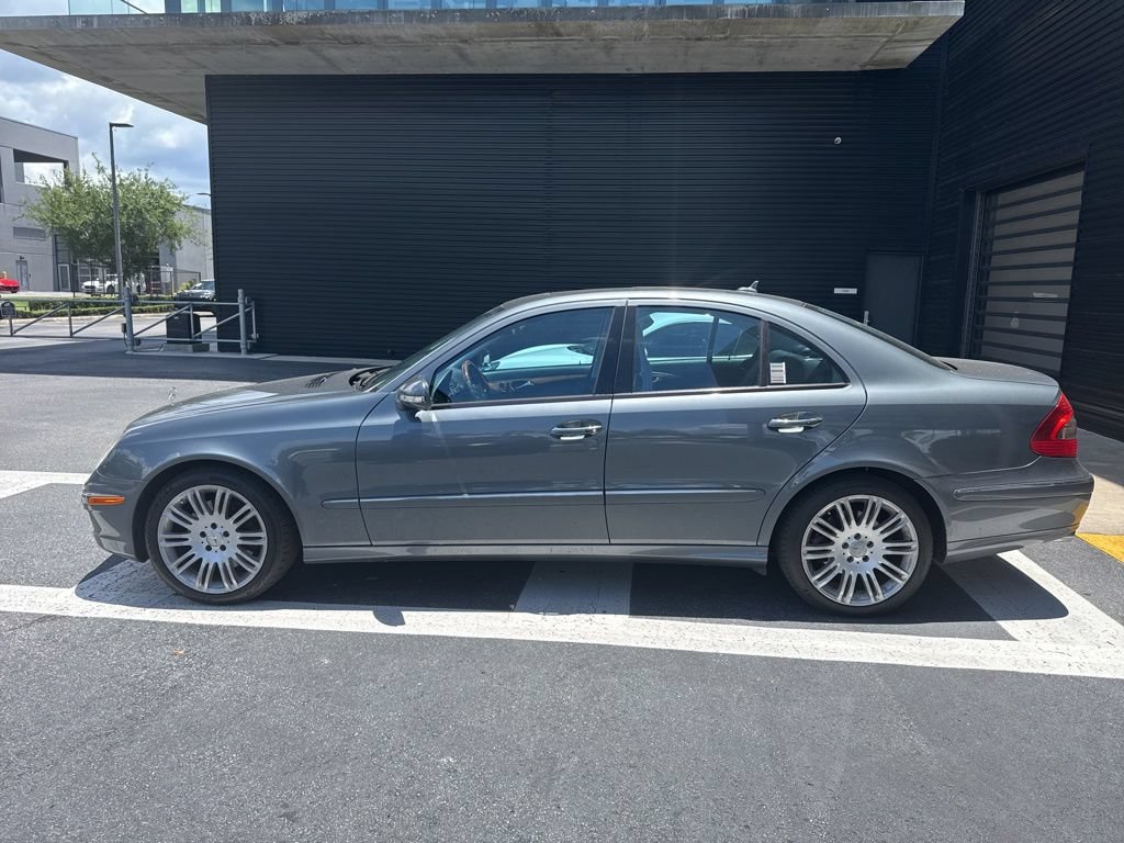 Used 2008 Mercedes-Benz E 350 4MATIC Sedan image 2