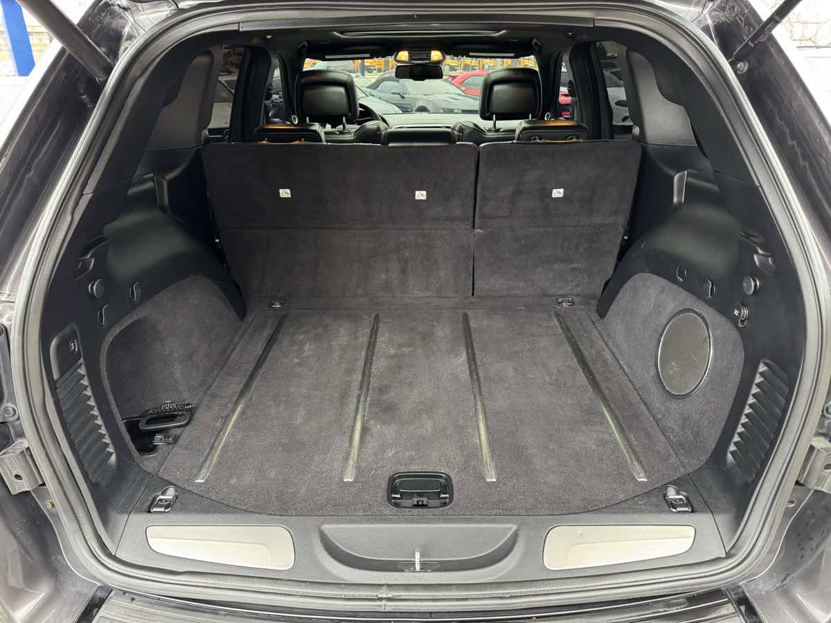 Used 2015 Jeep Grand Cherokee SRT w/ Luxury Group II AWD/4WD image 50