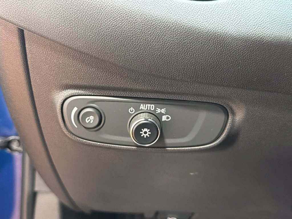 Used 2023 Chevrolet Equinox LS w/ LS Convenience Package FWD image 27