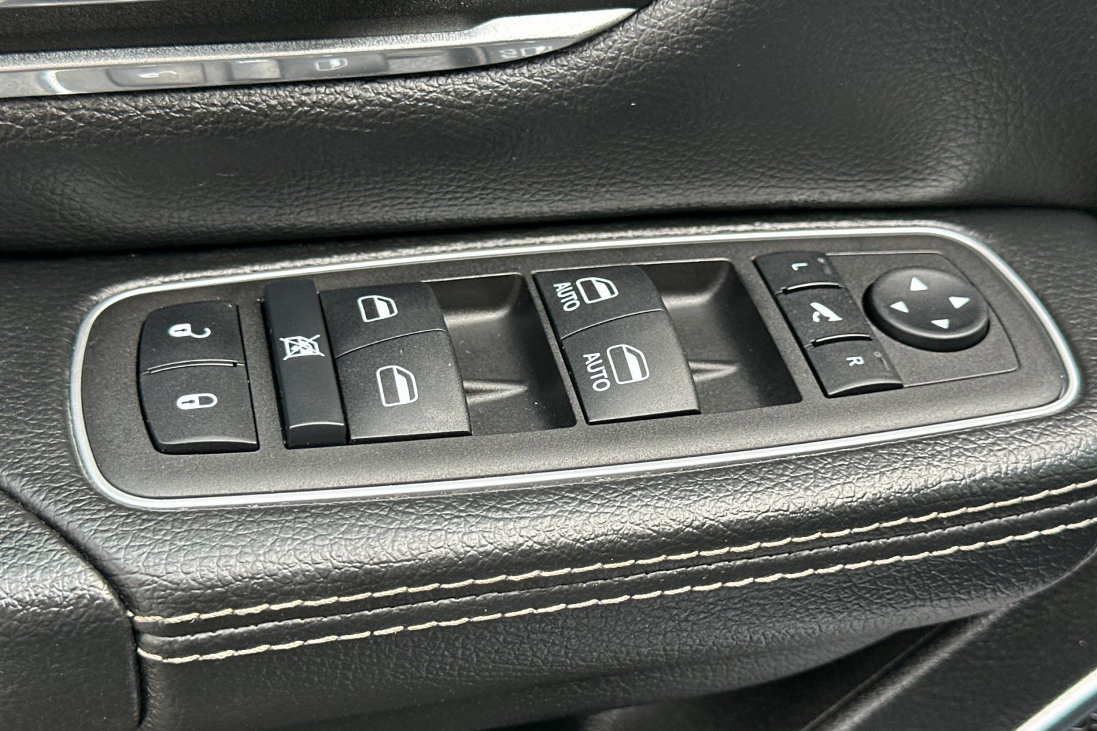 Used 2023 RAM 1500 Laramie image 12