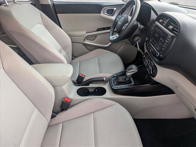 Used 2023 Kia Soul LX FWD image 28