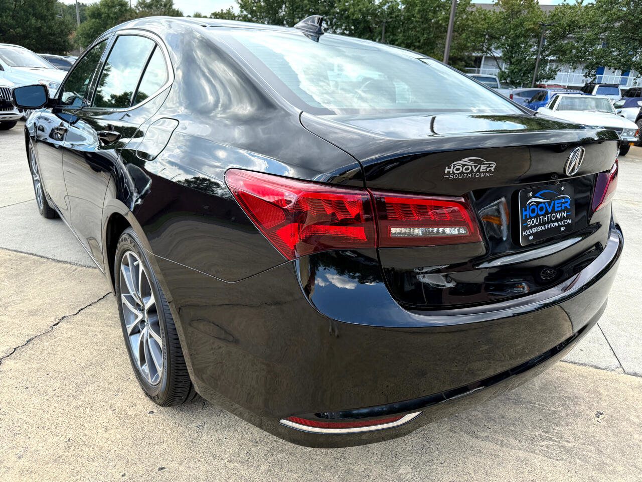 Used 2017 Acura TLX V6 w/ Technology Package image 3