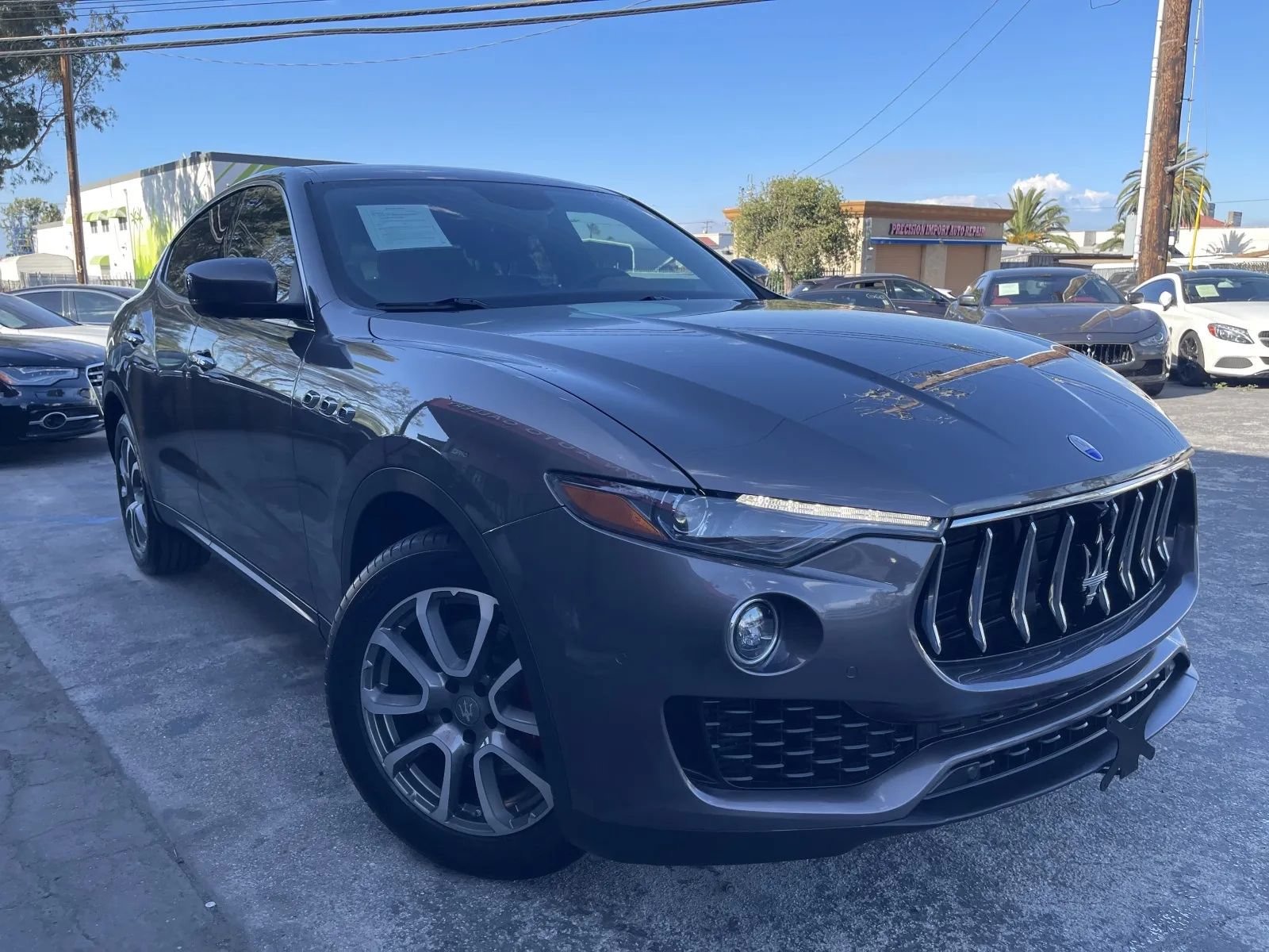 Used 2017 Maserati Levante AWD/4WD image 3