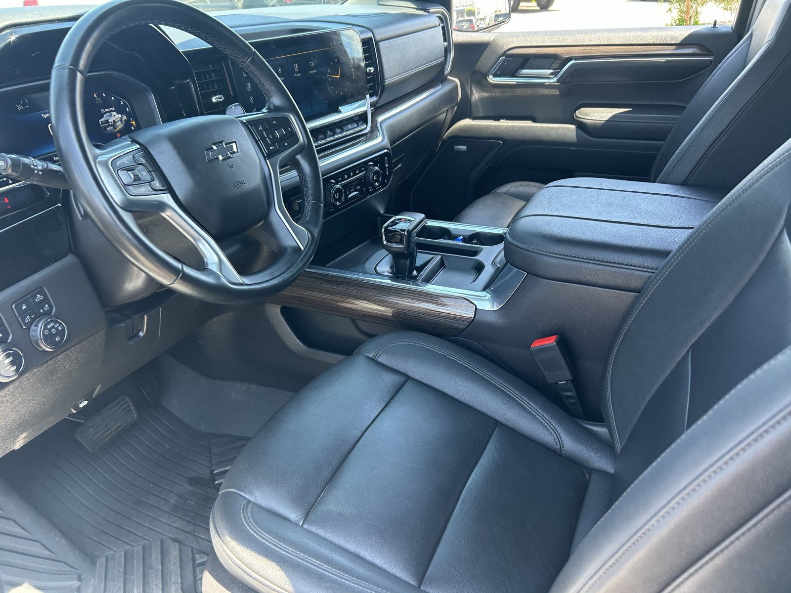 Certified 2024 Chevrolet Silverado 1500 LT Trail Boss w/ Convenience Package II AWD/4WD image 26