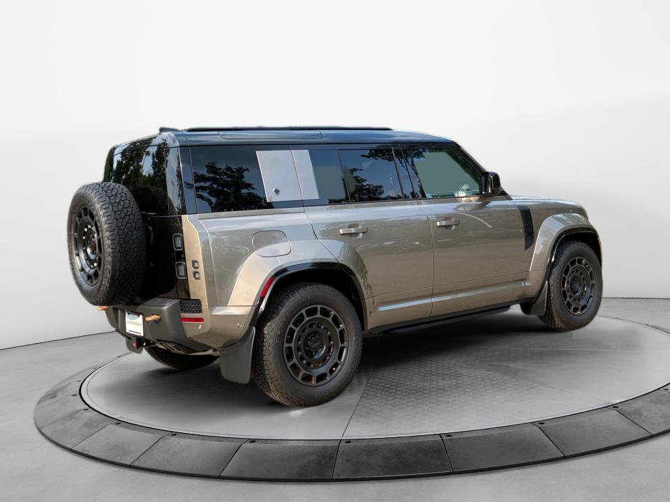 New 2026 Land Rover Defender 110 OCTA AWD/4WD image 7