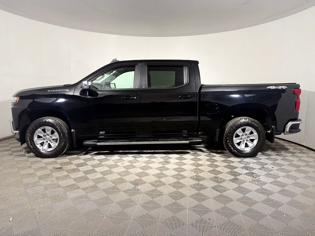 Used 2021 Chevrolet Silverado 1500 LT AWD/4WD image 3