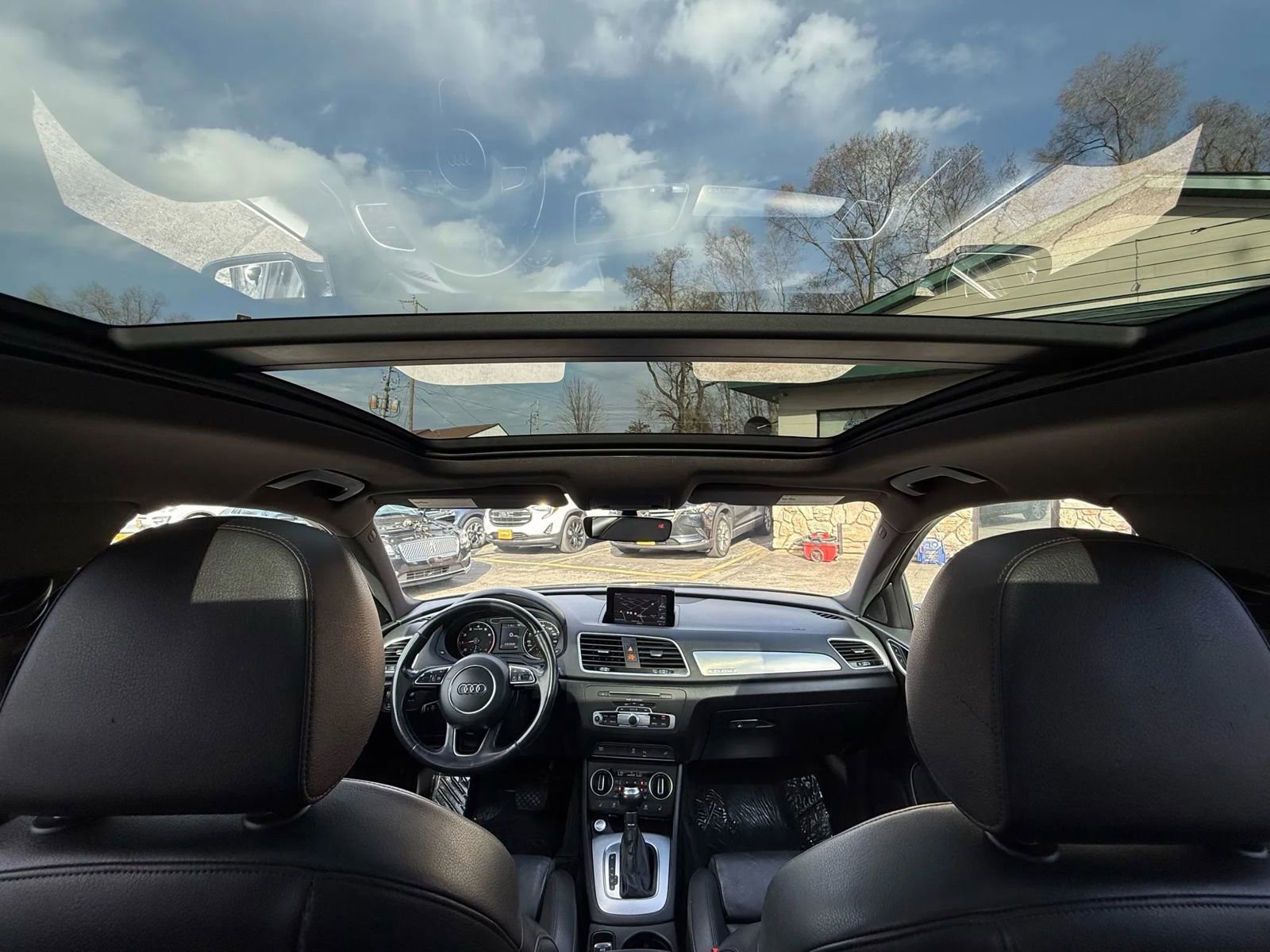 Used 2017 Volkswagen Tiguan SEL image 34