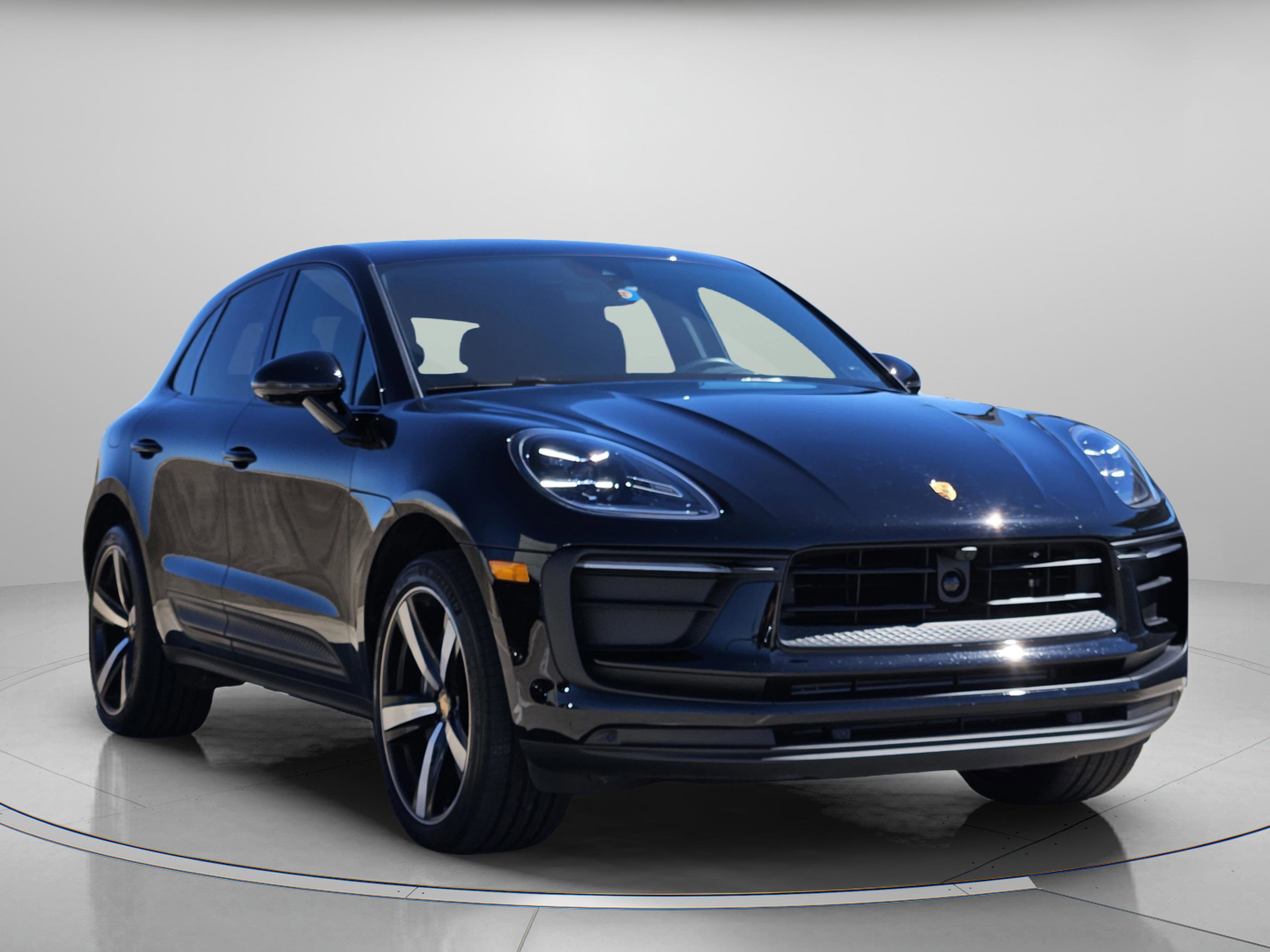 Certified 2023 Porsche Macan Turbo image 8