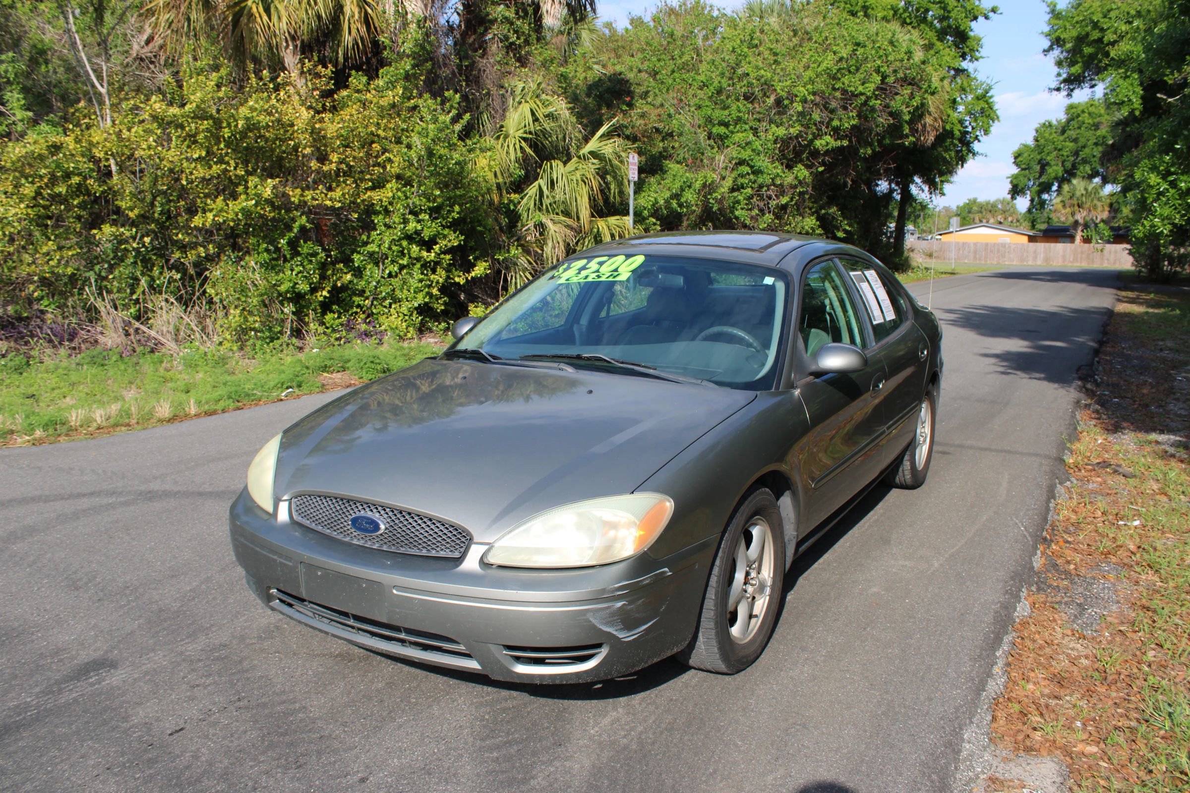 Used 2004 Ford Taurus SES image 16