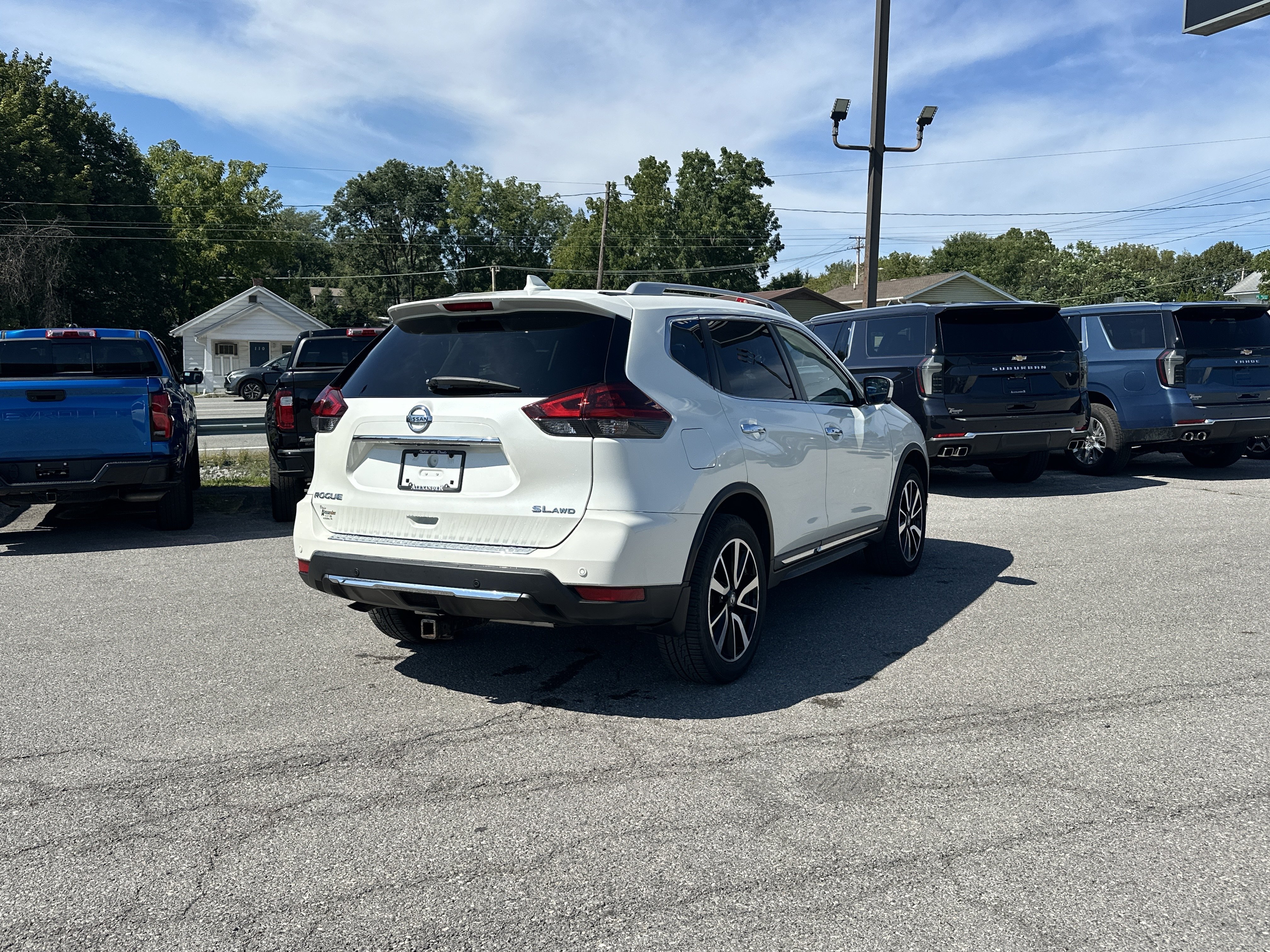 Used 2020 Nissan Rogue SL w/ Premium Package AWD/4WD image 3