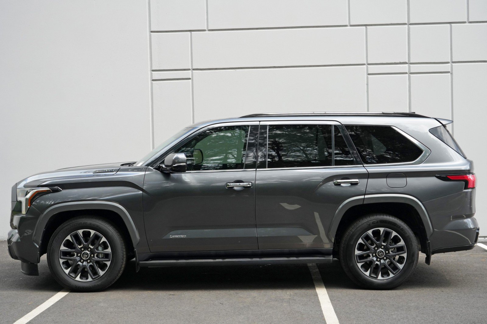 Used 2023 Toyota Sequoia Limited AWD/4WD image 52