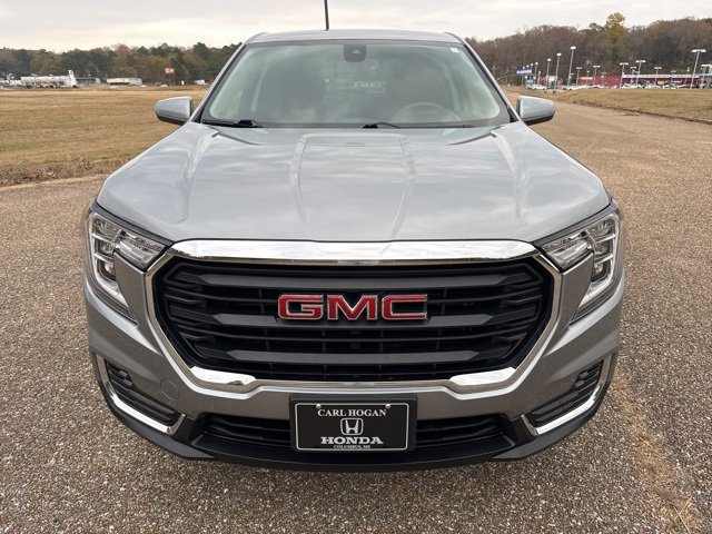 Used 2024 GMC Terrain SLE image 6