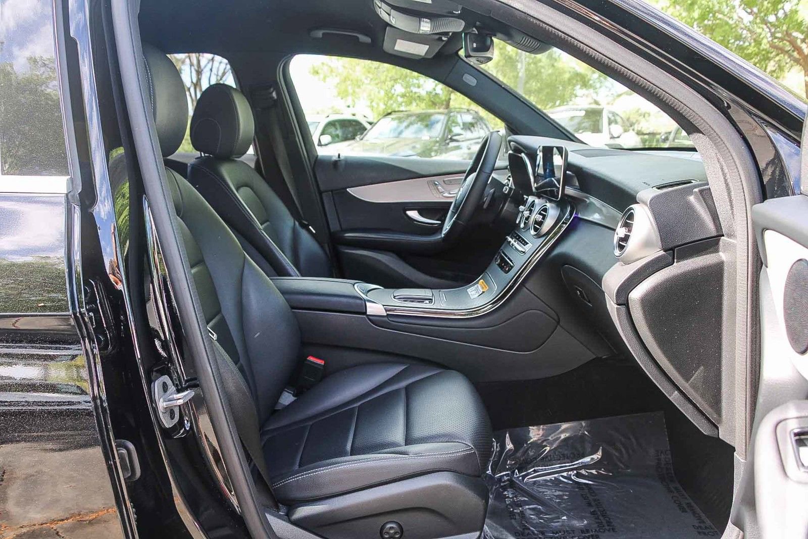 Used 2022 Mercedes-Benz GLC 300 image 17